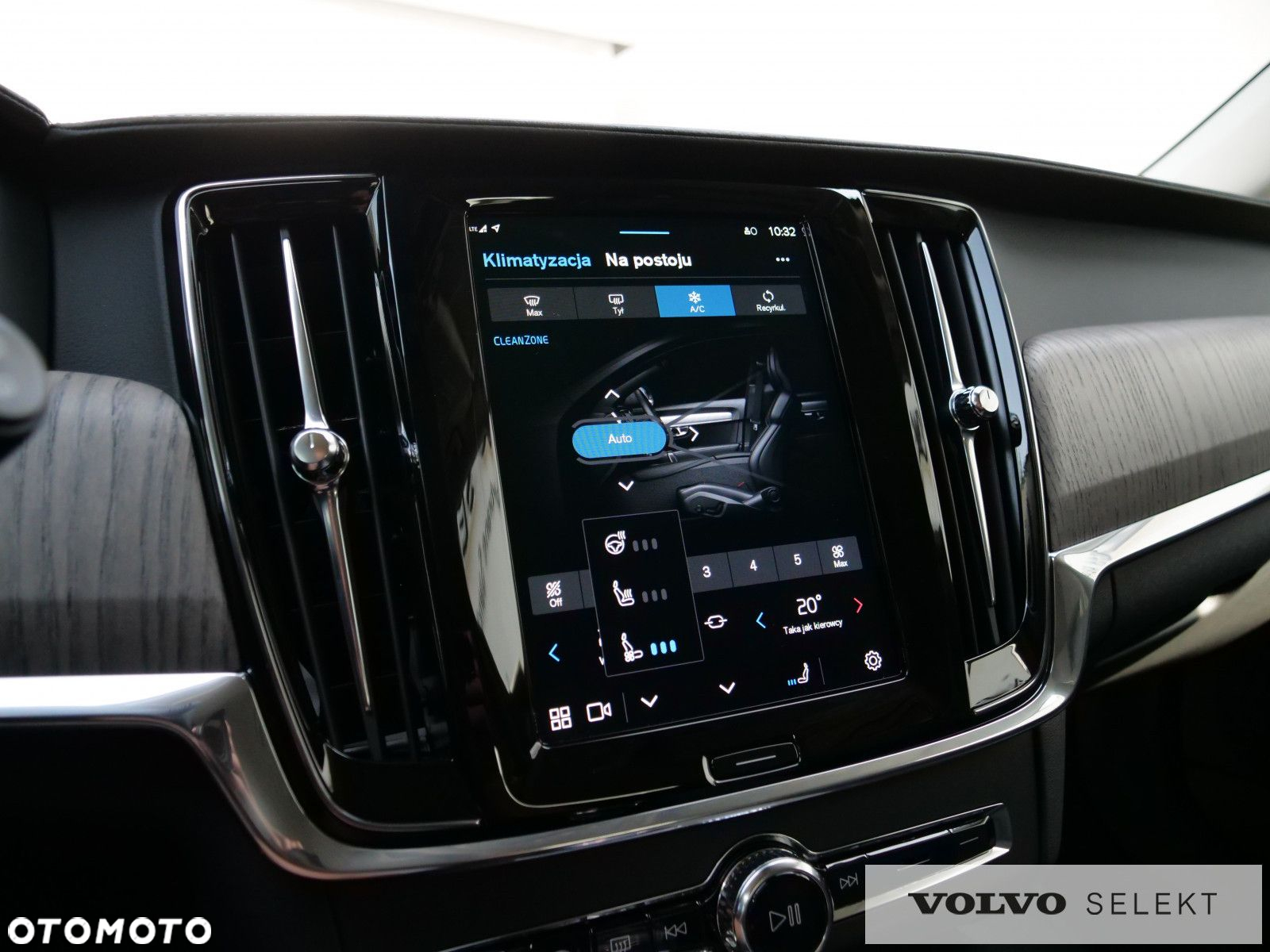 Volvo V90 Cross Country - 29