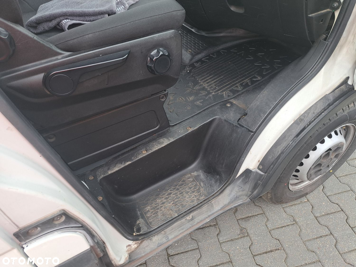 Iveco Daily 35S14N + Movex Tl 13M - 19