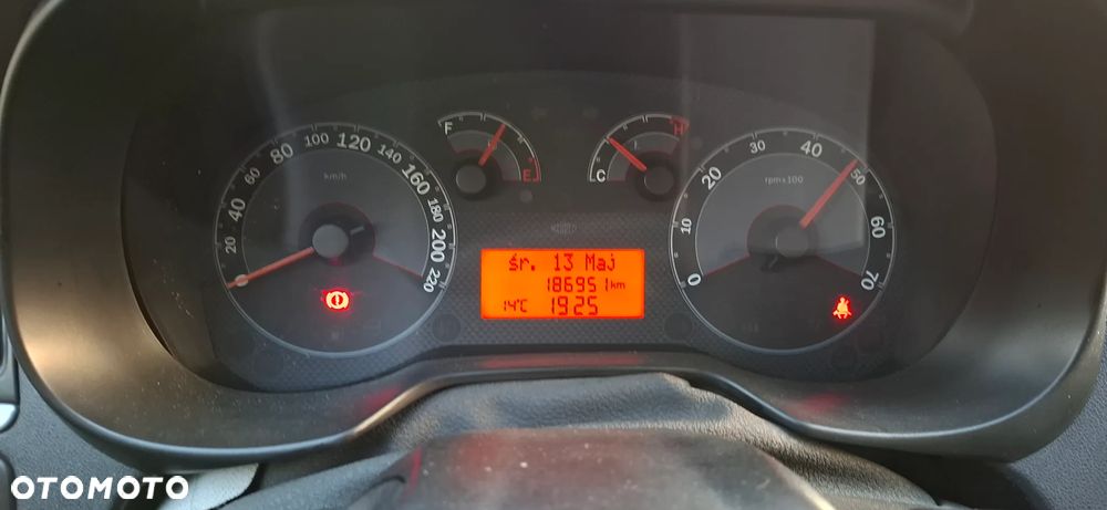 Fiat Linea 1.3 MJ 16V Dynamic - 38
