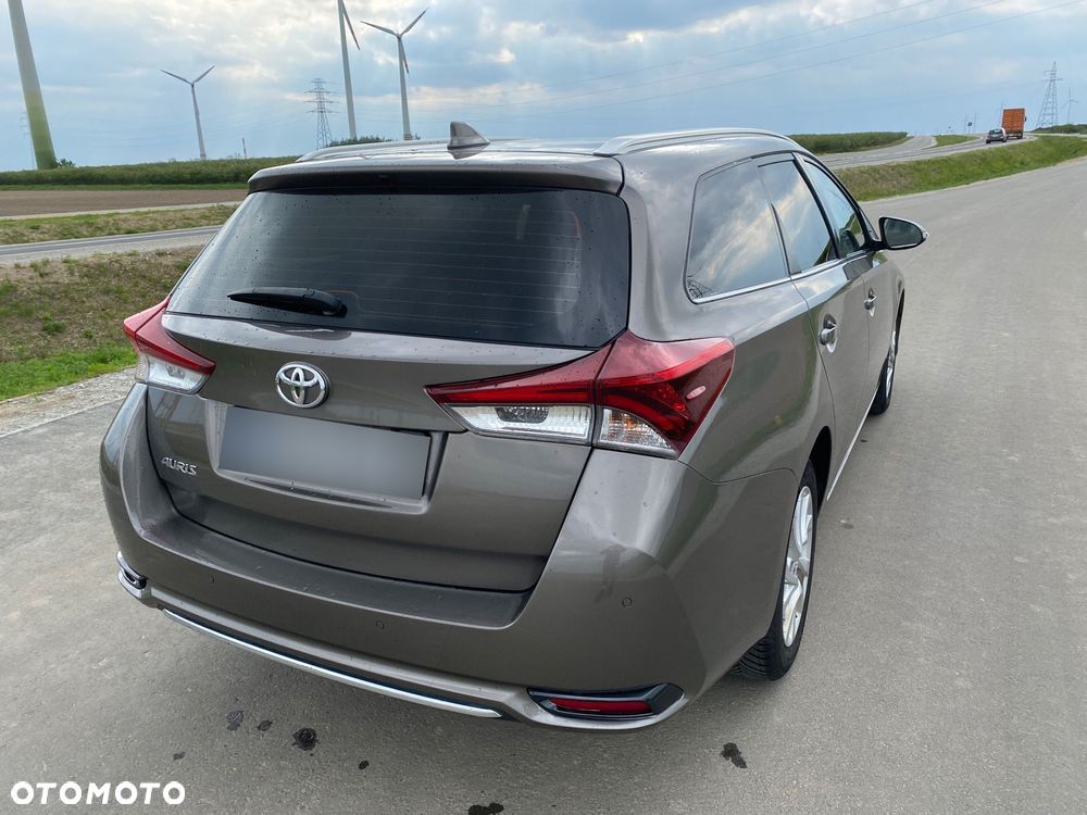 Toyota Auris 1.6 Premium - 8
