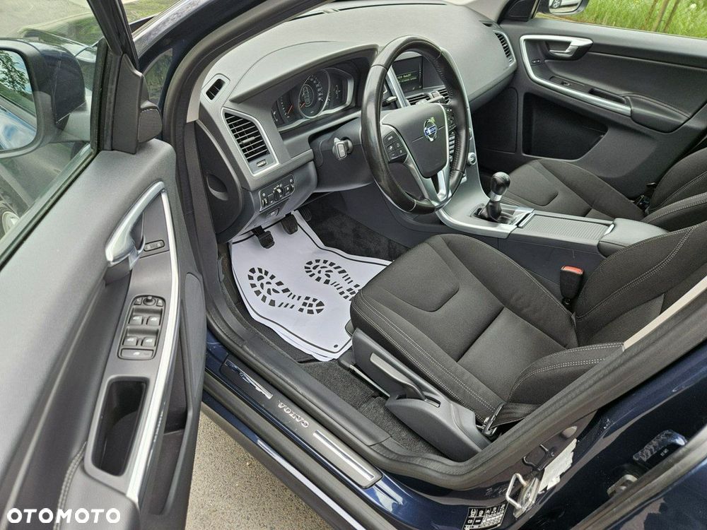 Volvo XC 60 D3 Momentum - 11