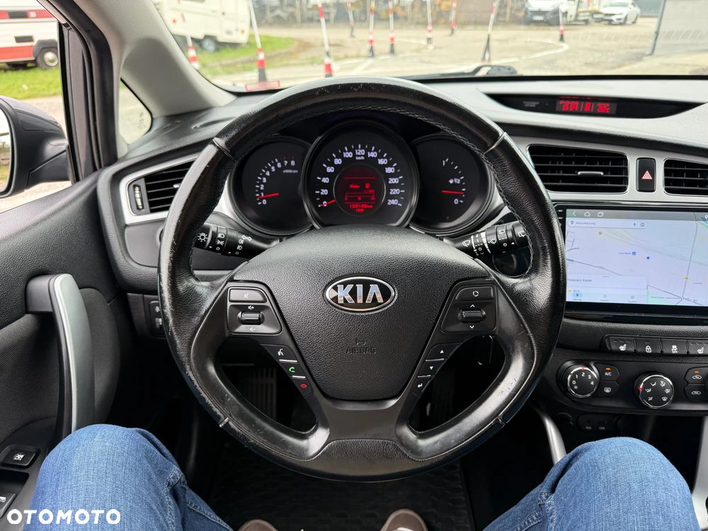 Kia Ceed 1.6 GDI Dream Team Edition - 12