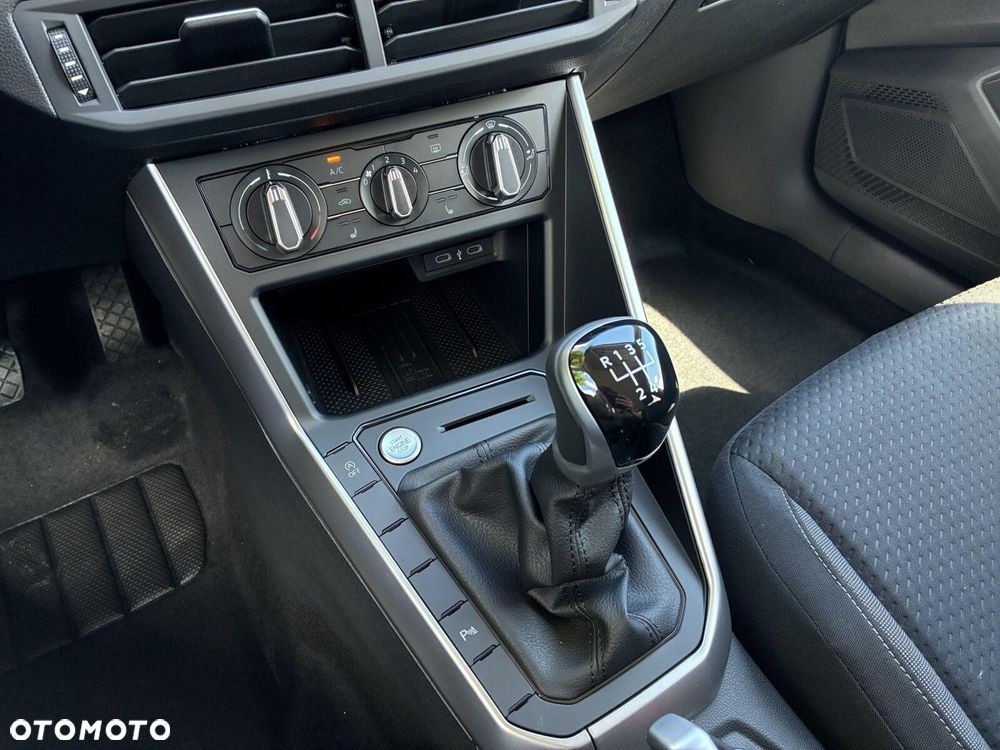 Volkswagen Polo - 24