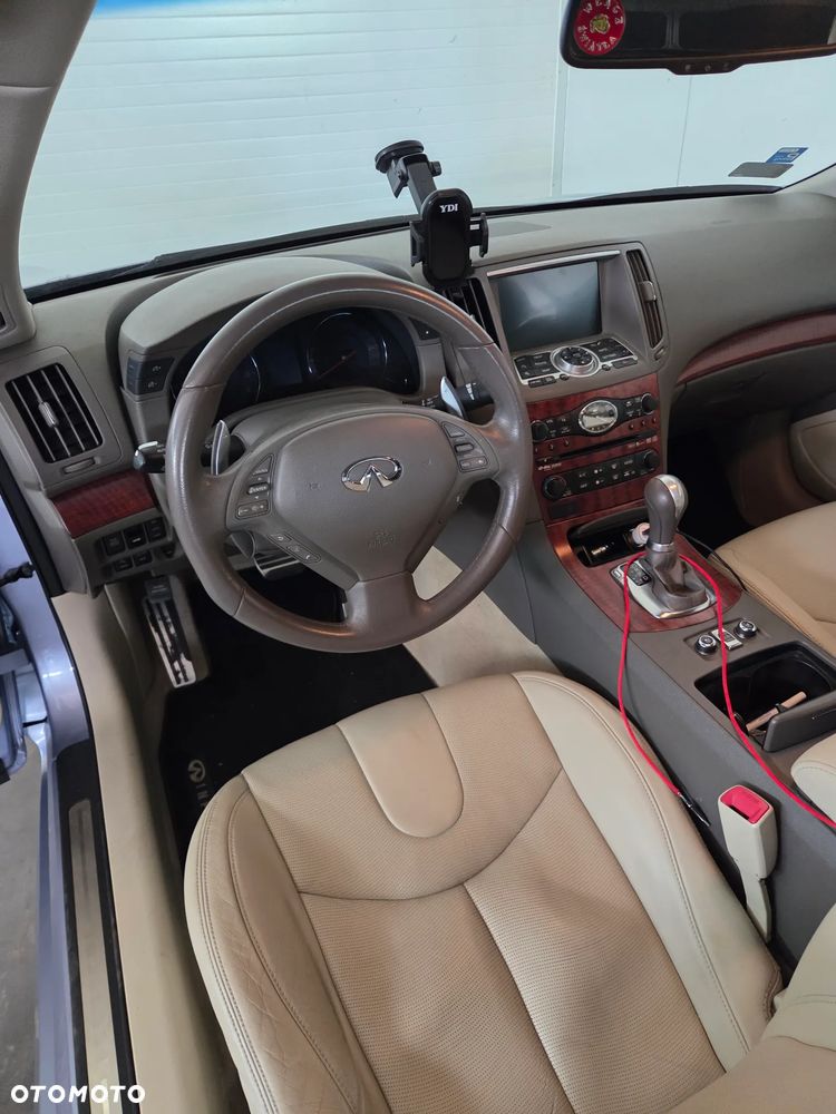 Infiniti G G37 - 10