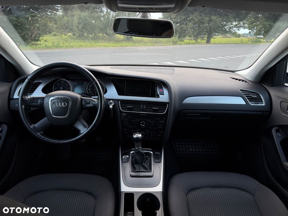 Audi A4 Avant 2.0 TDI - 10