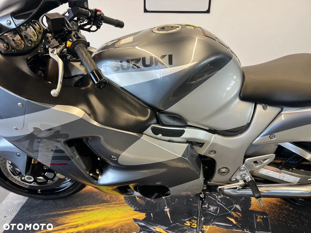 Suzuki GSX - 11