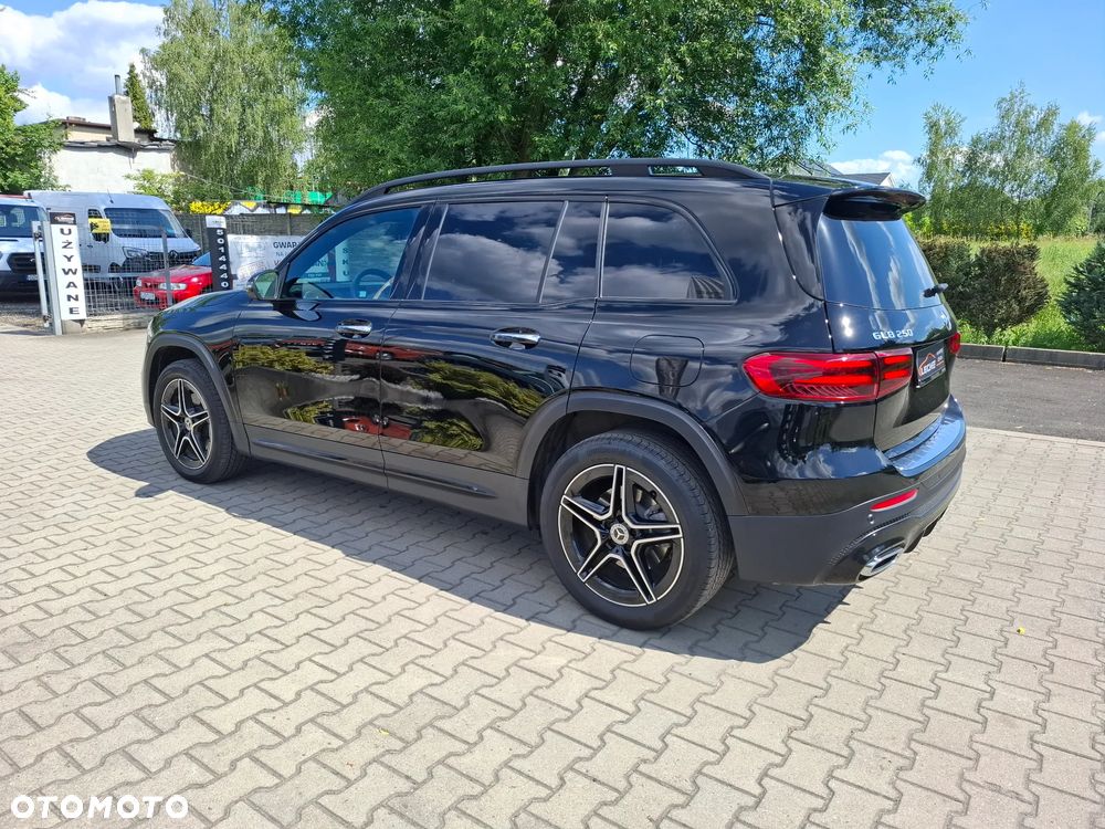 Mercedes-Benz GLB 250 4-Matic AMG Line 8G-DCT - 29
