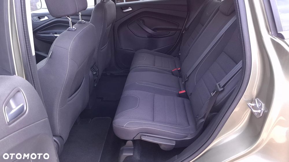 Ford Kuga 2.0 TDCi 2x4 Titanium - 18