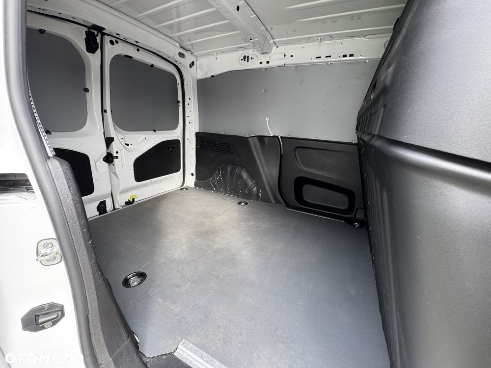 Toyota Proace City - 11