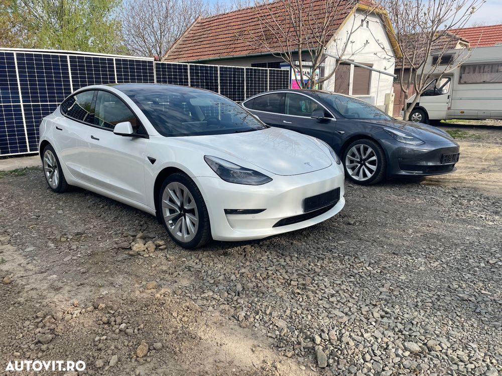 Tesla Model 3 - 10