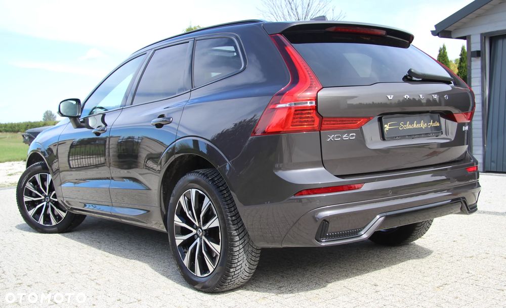 Volvo XC 60 B4 D AWD Plus Dark - 14