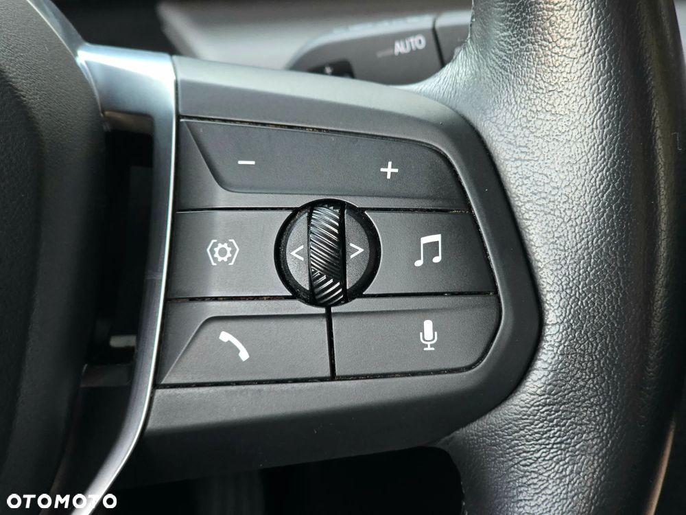 BMW Seria 2 218i - 18