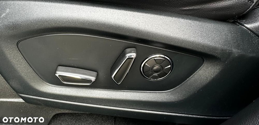Ford Explorer - 33