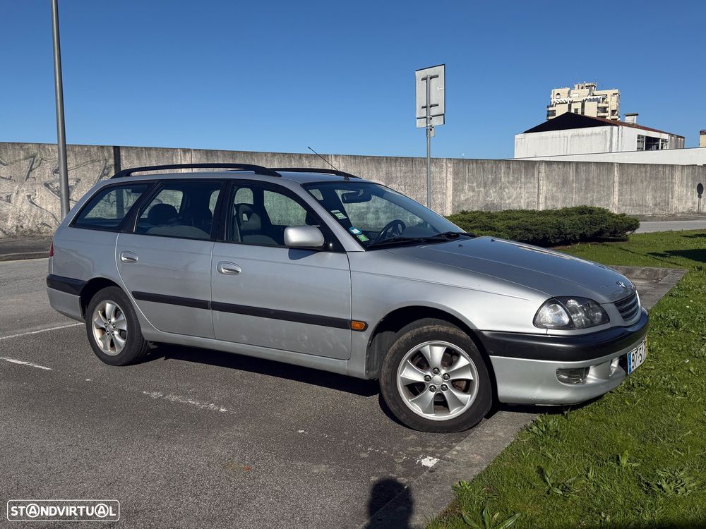 Toyota Avensis SW 1.6 Luna - 1
