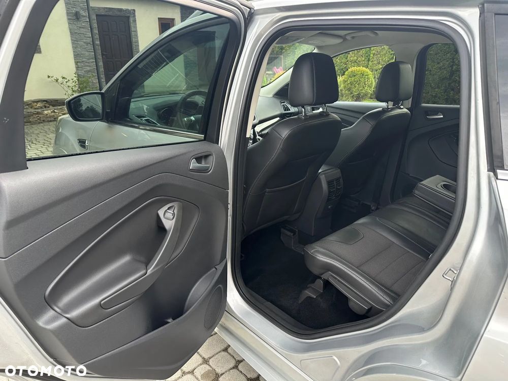 Ford Kuga 2.0 TDCi 4x4 ST-Line - 14