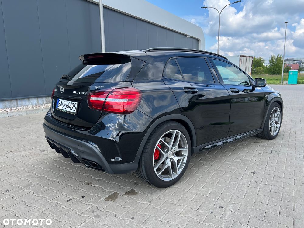Mercedes-Benz GLA - 5