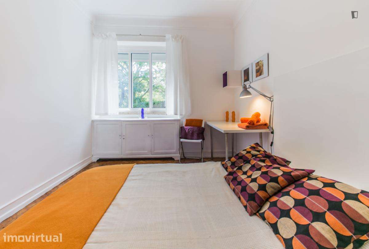 Quarto - localizado em São Sebastião Lisbon - Grande imagem: 3/19