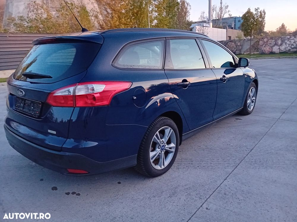 Ford Focus ver-1-0-ecoboost-active-business - 4