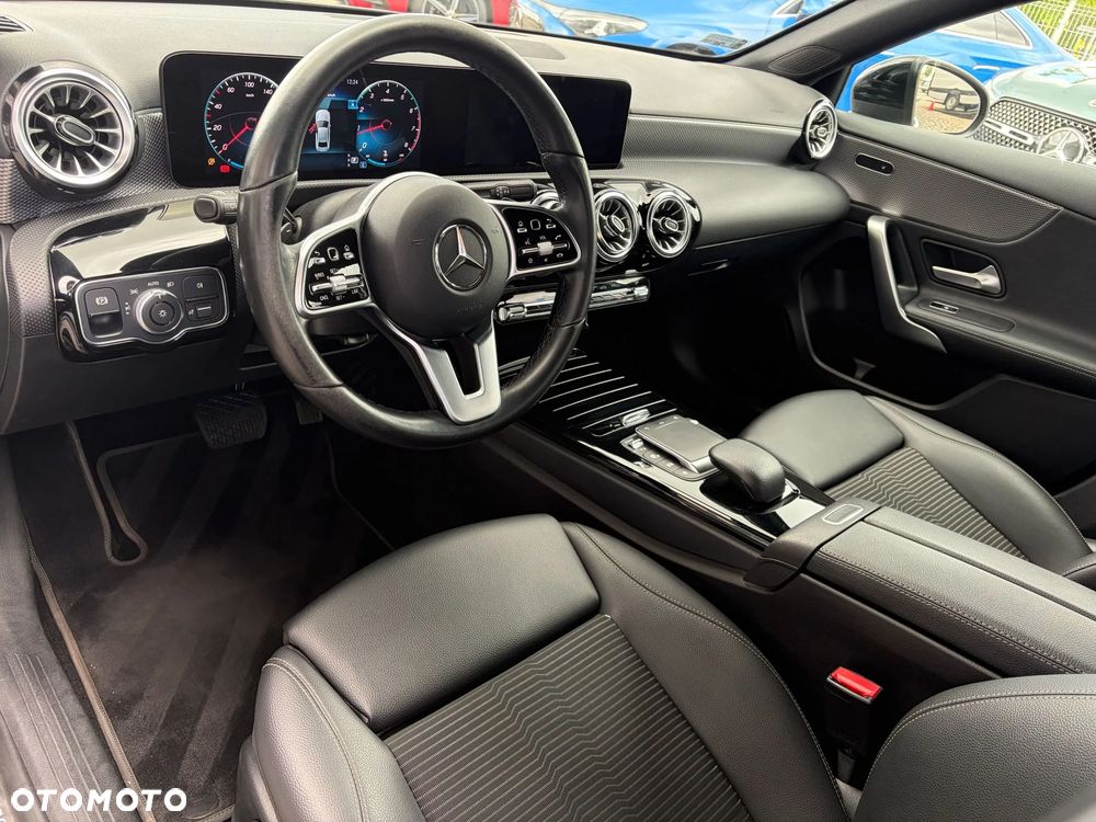 Mercedes-Benz Klasa A 180 Progressive 7G-DCT - 12
