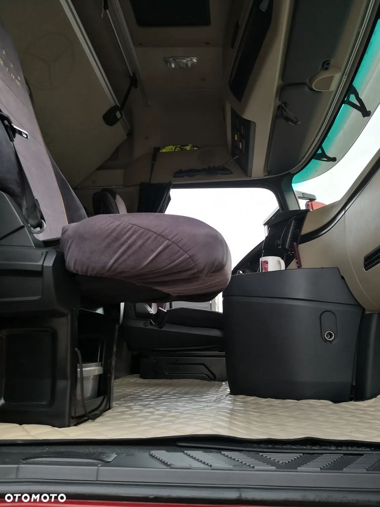 Mercedes-Benz Actros - 13