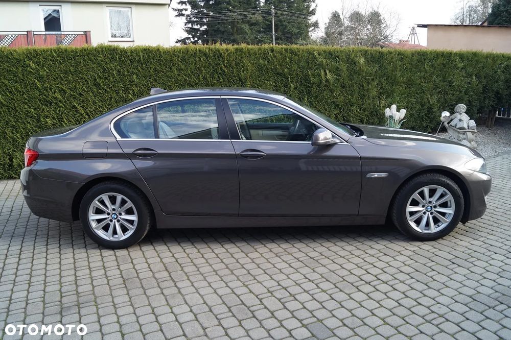 BMW Seria 5 520i - 13