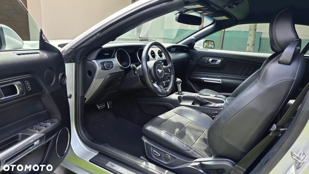 Ford Mustang 5.0 V8 GT - 10