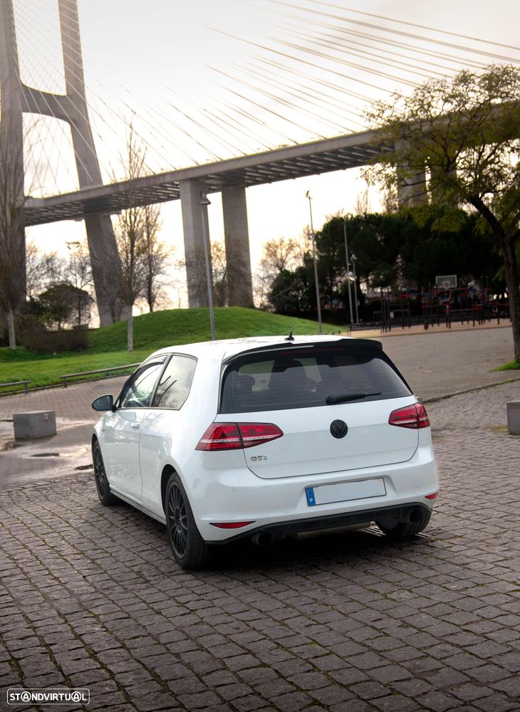 VW Golf GTI BlueMotion - 1