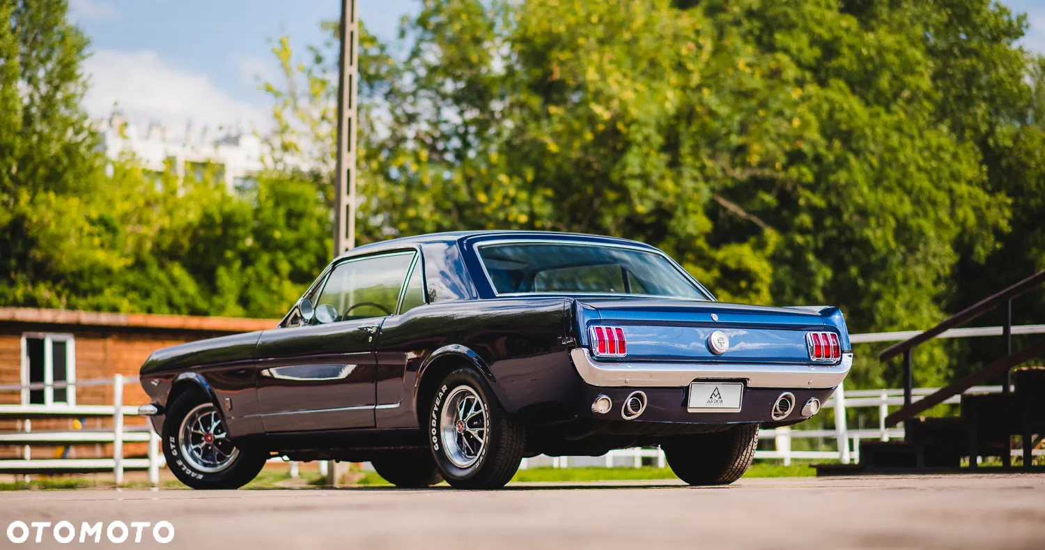 Ford Mustang - 7