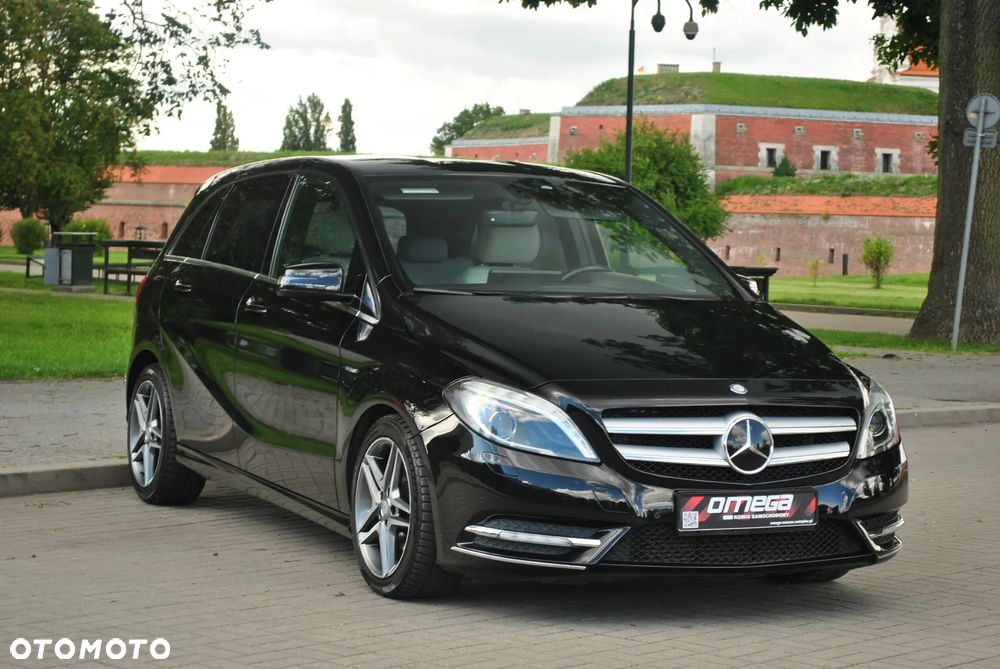 Mercedes-Benz Klasa B 180 (BlueEFFICIENCY) 7G-DCT - 2
