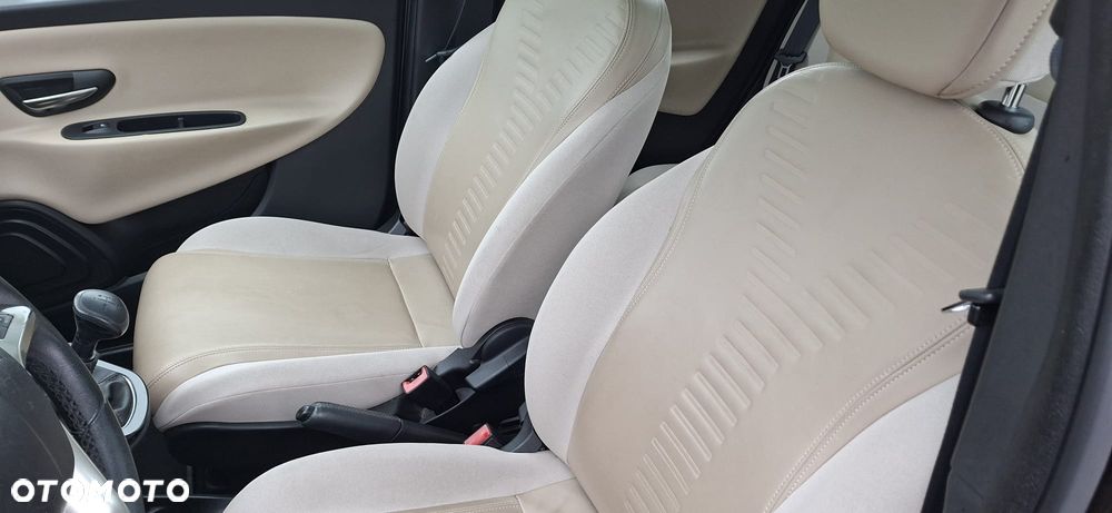 Lancia Ypsilon Y 0.9 TwinAir Turbo 8V Automatik Platinum - 12