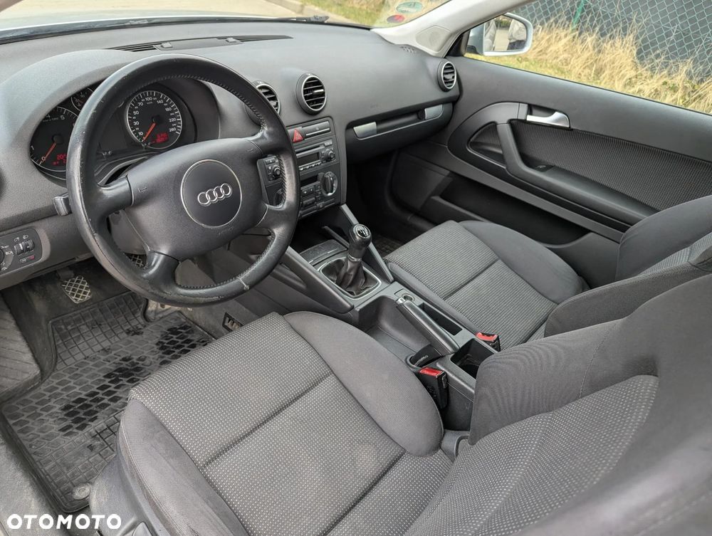 Audi A3 3-drzwiowe 1.6 Ambition - 8