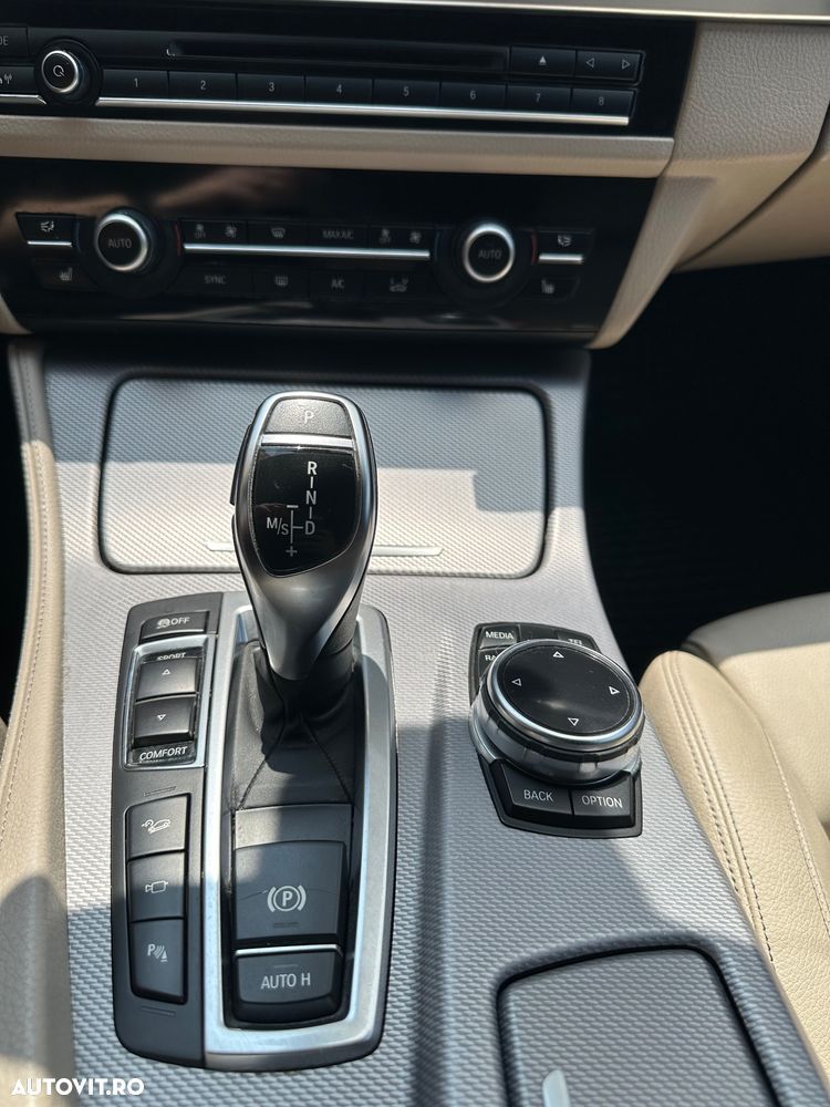 BMW Seria 5 525d xDrive - 18