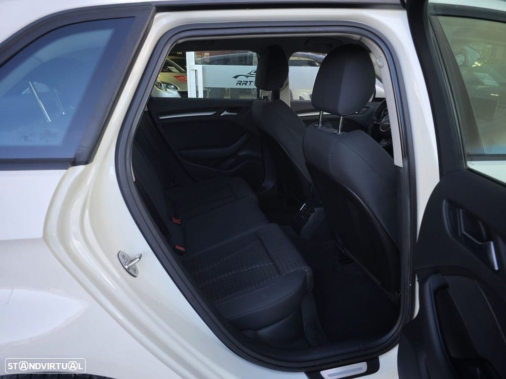 Audi A3 Sportback 1.6 TDI Ambition - 25