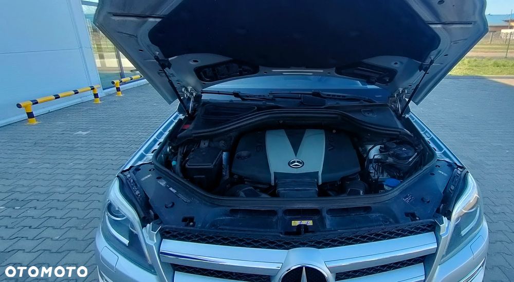 Mercedes-Benz GL 350 BlueTEC 4Matic 7G-TRONIC - 15