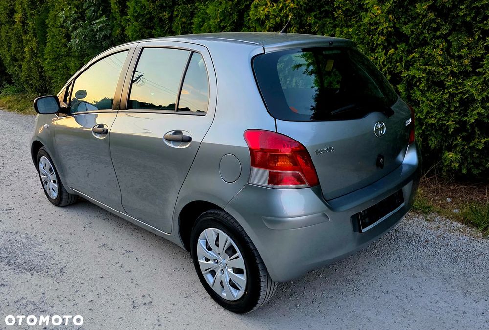 Toyota Yaris 1.33 2010 - 4
