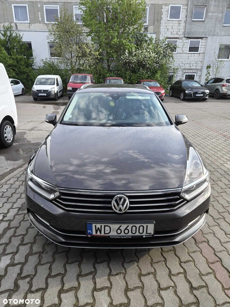 Volkswagen Passat - 2