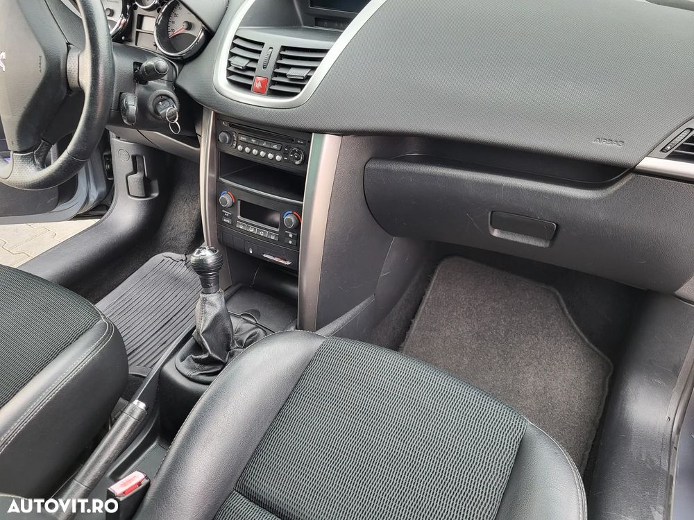 Peugeot 207 90 HDi FAP (Blue Lion) Premium - 8