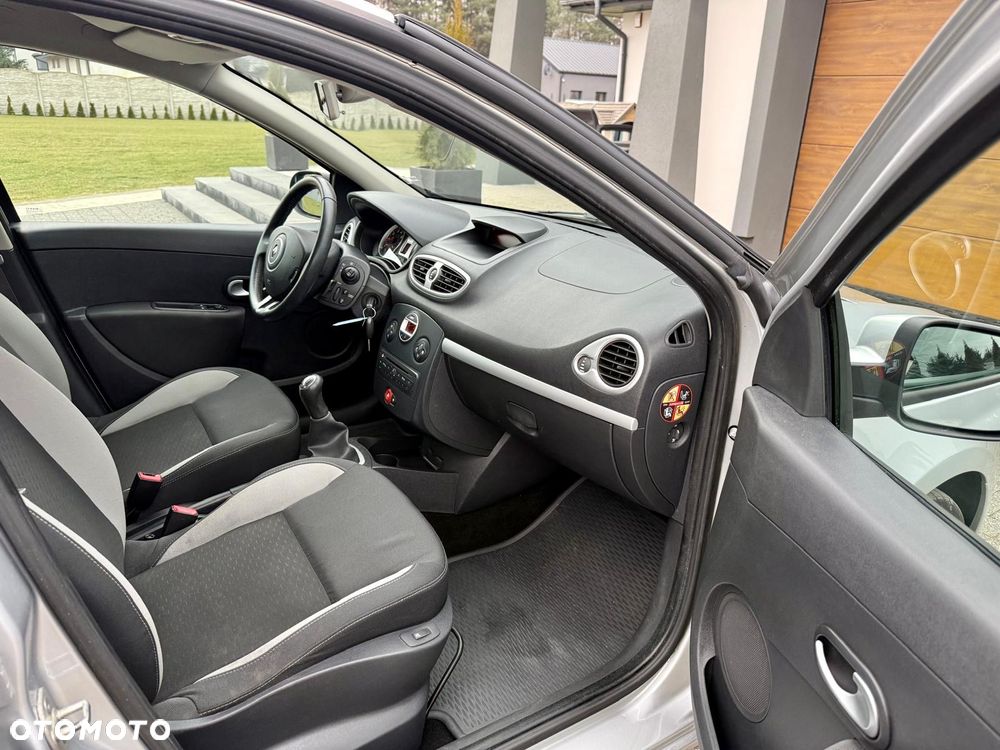 Renault Clio 1.2 16V Intens - 19