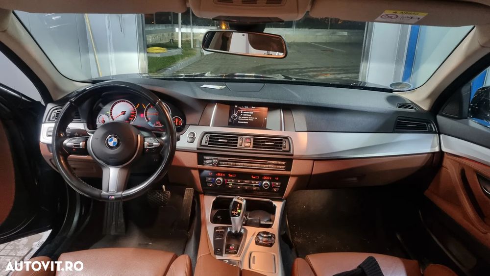 BMW Seria 5 520d Touring Aut. Luxury Line - 2