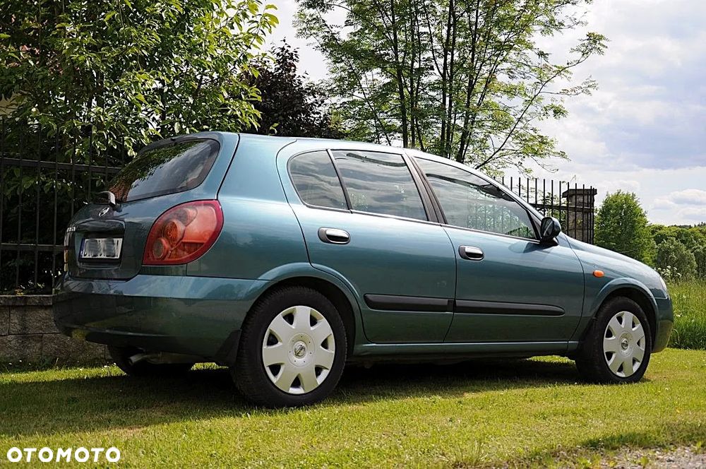 Nissan Almera 1.5 Visia + - 4