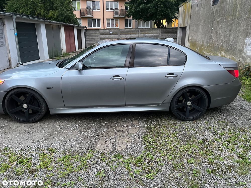 BMW Seria 5 550i - 5