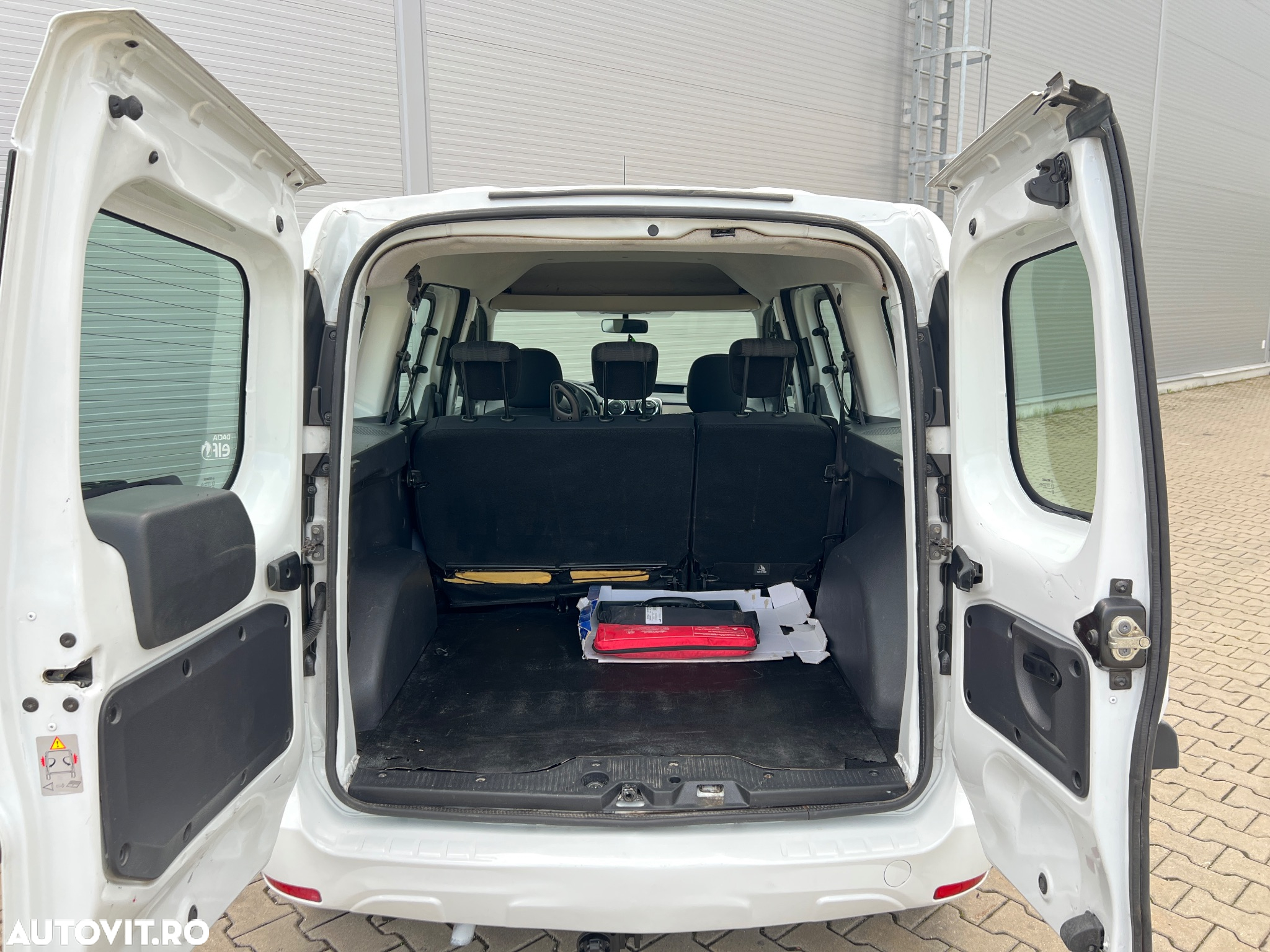 Dacia Dokker 1.6 Laureate - 12