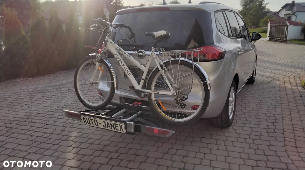 Opel Zafira 2016