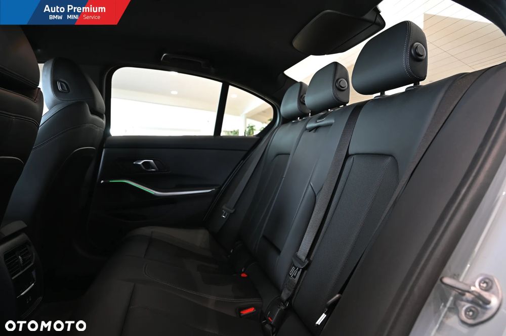 BMW Seria 3 318i - 16