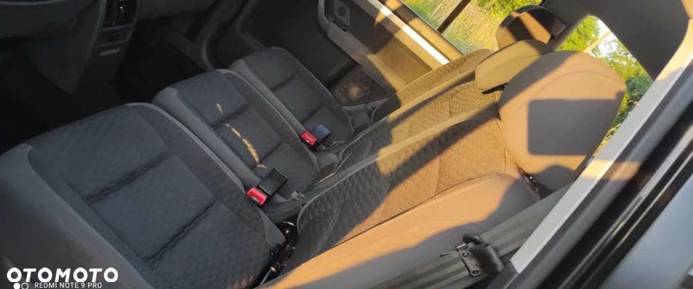 Volkswagen Touran 2.0 TDI DPF DSG STYLE - 14