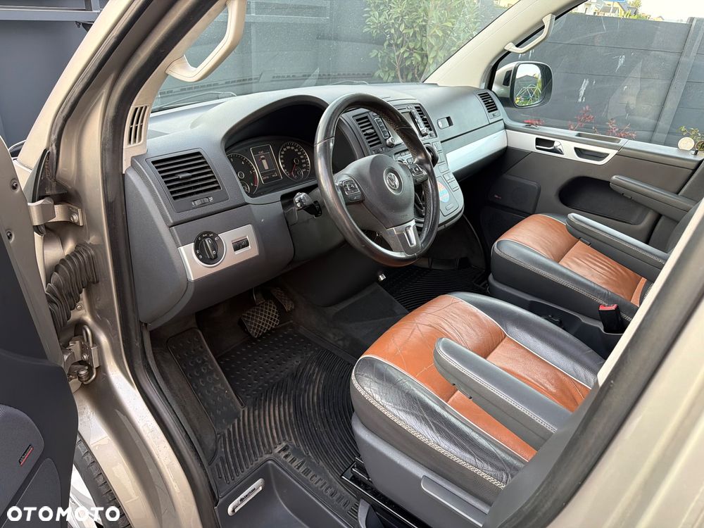 Volkswagen Multivan - 28