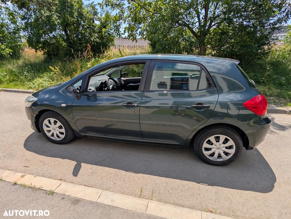 Toyota Auris 1.4 Terra - 10