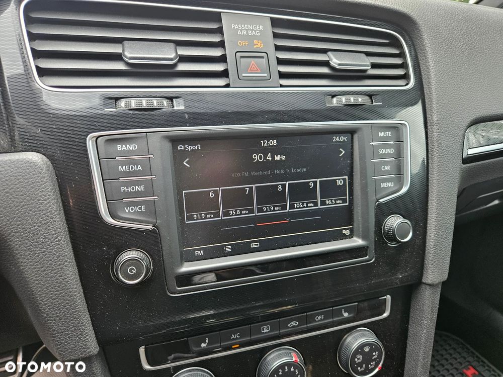 Volkswagen Golf - 23
