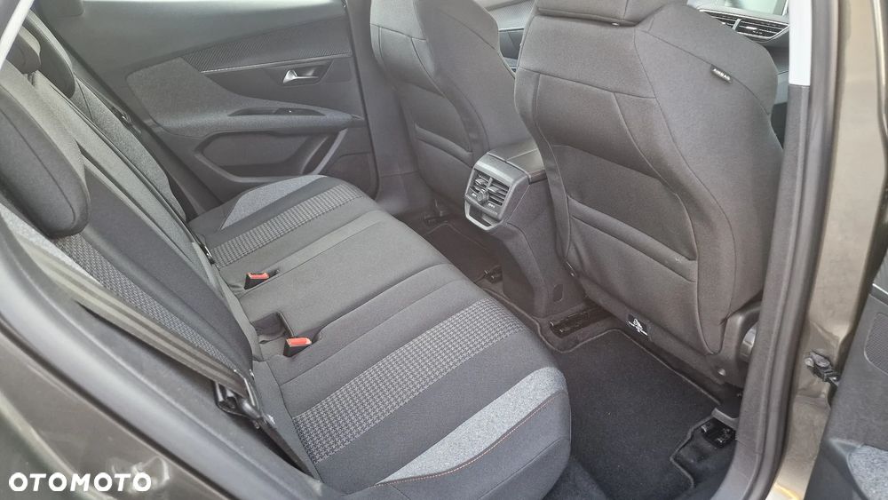 Peugeot 3008 PureTech 130 Stop & Start GPF Allure - 23