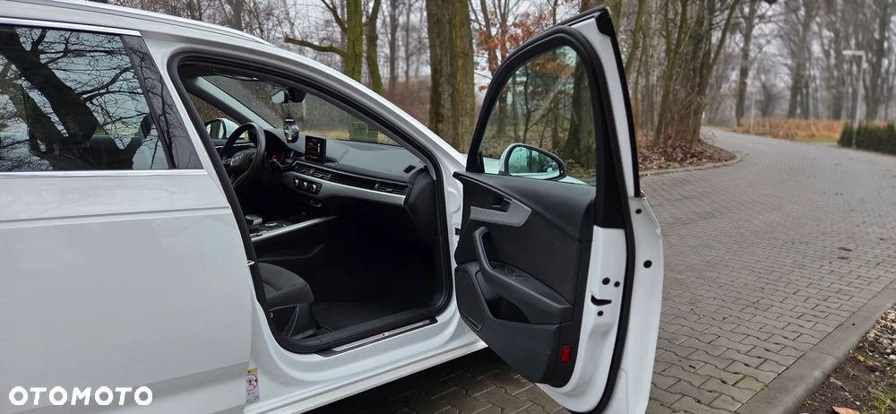Audi A4 Avant 35 TFSI S tronic - 23
